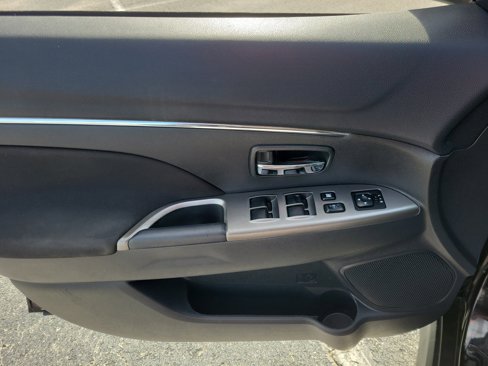 Used 2018 Mitsubishi Outlander Sport ES image 9