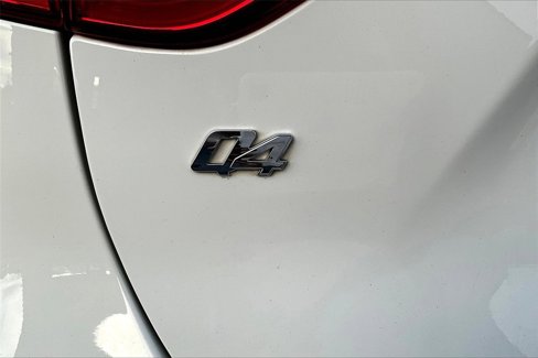 Used 2018 Maserati Levante image 24