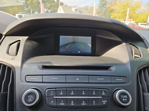 Used 2015 Ford Focus SE w/ SE Sport Package image 24
