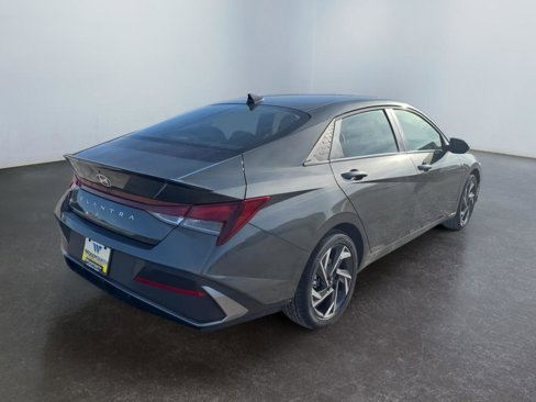 New 2025 Hyundai Elantra Sport image 5