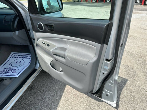 Used 2011 Toyota Tacoma 4x4 Access Cab image 14
