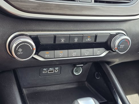 Used 2024 Nissan Altima 2.5 SV image 22