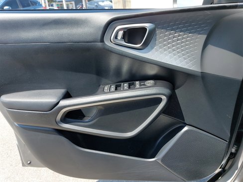 Used 2023 Kia Soul S image 27