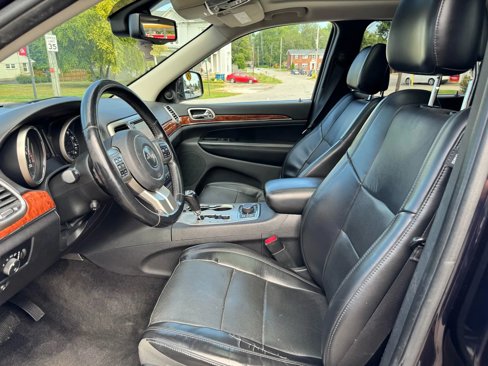 Used 2011 Jeep Grand Cherokee Limited w/ Luxury Group II image 21