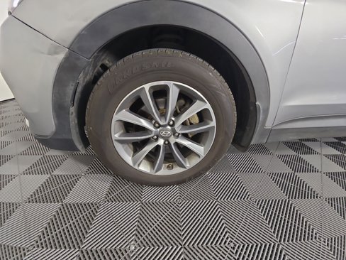 Used 2017 Hyundai Santa Fe Limited image 7