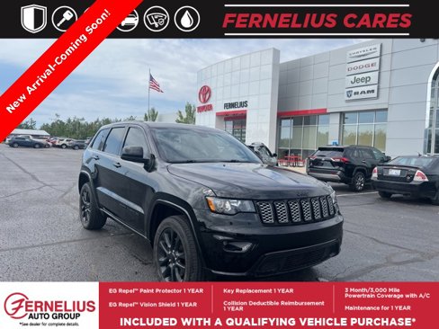 Used 2021 Jeep Grand Cherokee Laredo X image 1
