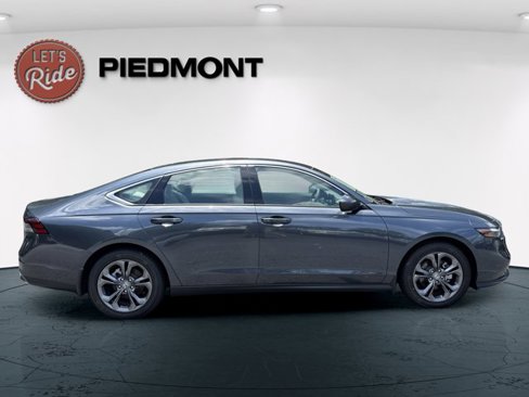 Certified 2023 Honda Accord EX image 4