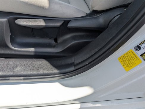 Used 2022 Toyota Corolla LE image 17