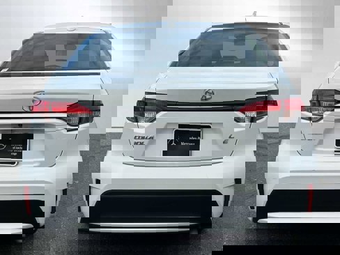 Used 2021 Toyota Corolla LE image 4