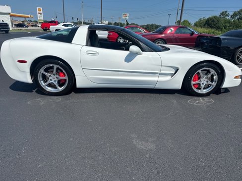 Used 2004 Chevrolet Corvette Coupe w/ Preferred Equipment Group image 8