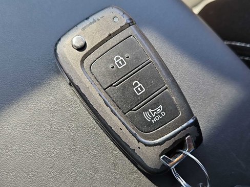 Used 2020 Hyundai Venue SEL image 33