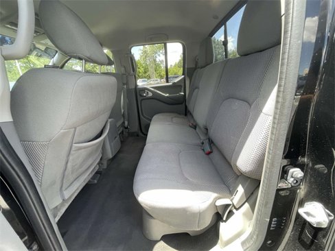 Used 2021 Nissan Frontier SV w/ Midnight Edition Floor Mats image 9