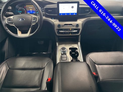 Used 2023 Ford Explorer XLT w/ Equipment Group 202A image 5