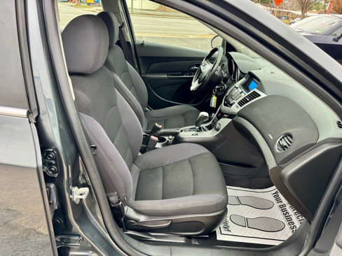 Used 2013 Chevrolet Cruze LT image 12