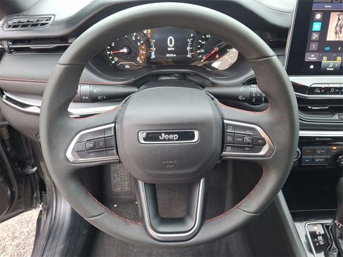 Used 2023 Jeep Compass Trailhawk image 16