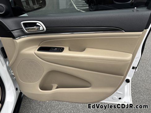 Used 2019 Jeep Grand Cherokee Limited image 19