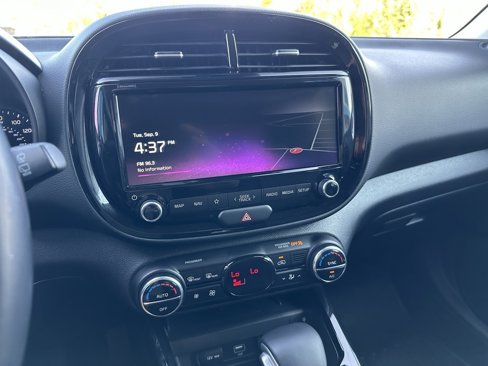 Used 2022 Kia Soul X-Line image 25