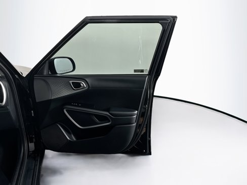 Used 2020 Kia Soul LX image 29