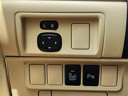 Used 2015 Lexus ES 300h w/ Navigation System Package image 27