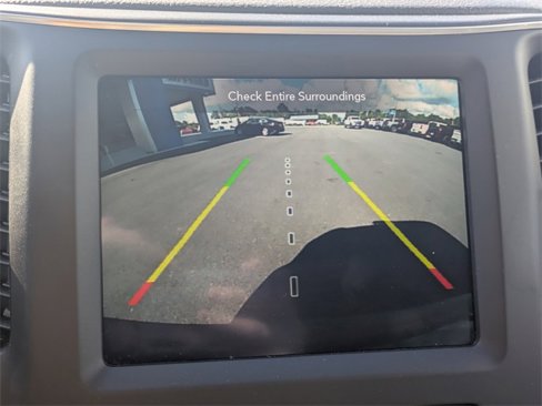 Used 2023 Jeep Cherokee Altitude Lux image 24