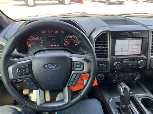 Used 2016 Ford F150 XLT image 12
