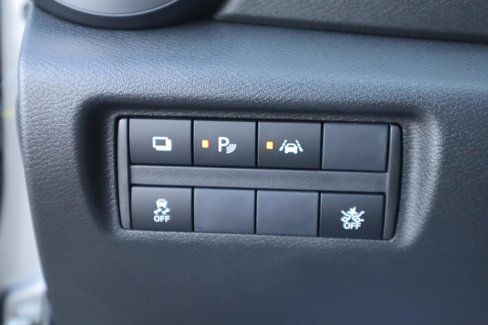 Used 2025 Nissan Versa S w/ Trunk Package image 25
