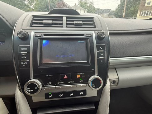 Used 2012 Toyota Camry L image 21