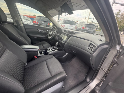 Used 2019 Nissan Rogue SV image 17