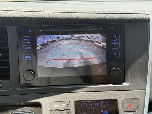 Used 2017 Toyota Sienna XLE image 36