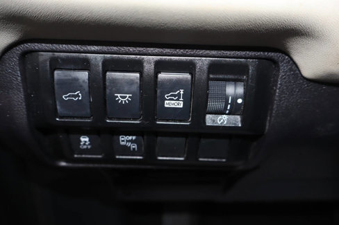 Used 2022 Subaru Ascent Limited w/ Technology Package image 17