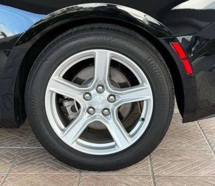 Used 2019 Chevrolet Camaro LT image 25
