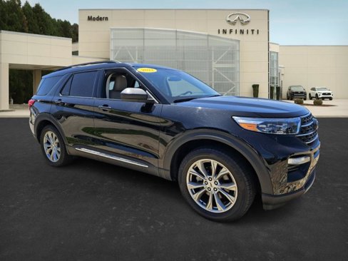 Used 2022 Ford Explorer XLT w/ Equipment Group 202A image 2