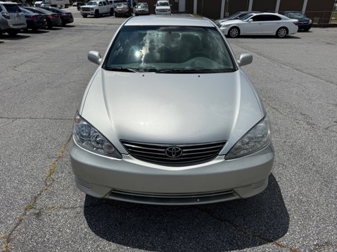 Used 2005 Toyota Camry LE image 2