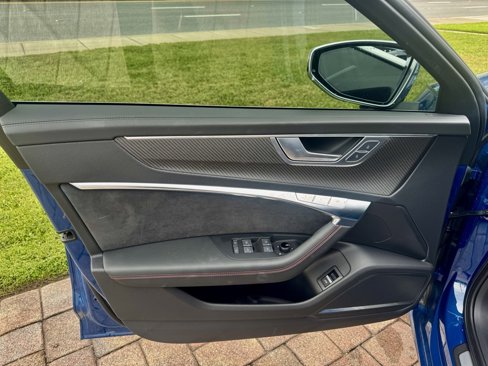 Used 2025 Audi S6 Prestige w/ Prestige Package image 11