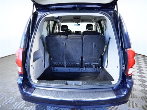 Used 2012 Dodge Grand Caravan SE image 9