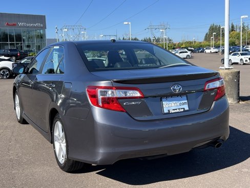 Used 2014 Toyota Camry L image 5