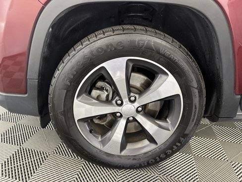 Used 2019 Jeep Cherokee Limited image 13