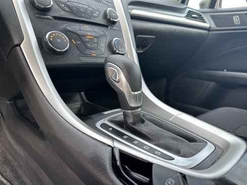 Used 2013 Ford Fusion SE image 16