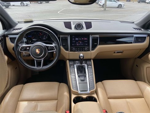 Used 2018 Porsche Macan image 10