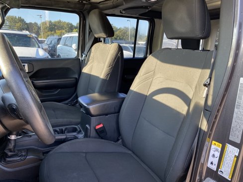 Used 2018 Jeep Wrangler Unlimited Sport image 19