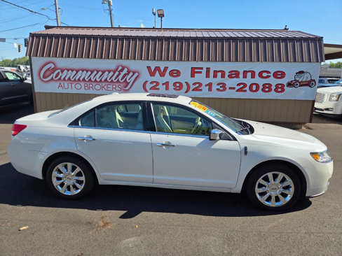 Used 2012 Lincoln MKZ image 2