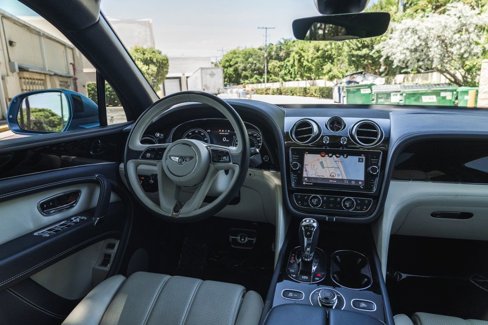 Used 2020 Bentley Bentayga image 20