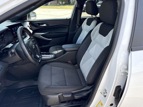 Used 2024 Chevrolet Trax RS w/ Driver Confidence Package image 12