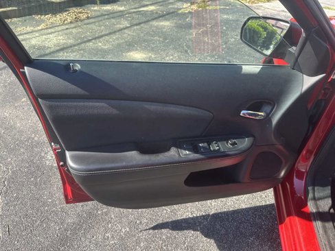 Used 2013 Dodge Avenger SE image 17