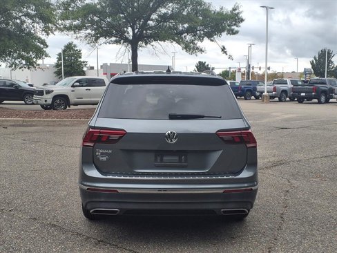 Used 2021 Volkswagen Tiguan SE image 8