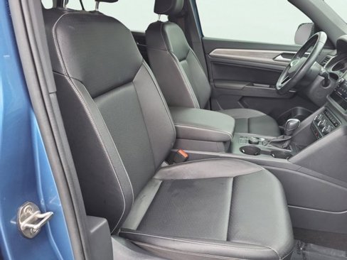 Used 2020 Volkswagen Atlas Cross Sport SE w/ Panoramic Sunroof Package image 24