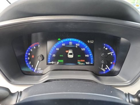 Used 2021 Toyota Corolla LE image 25