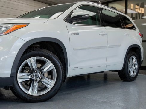 Used 2016 Toyota Highlander Limited image 13