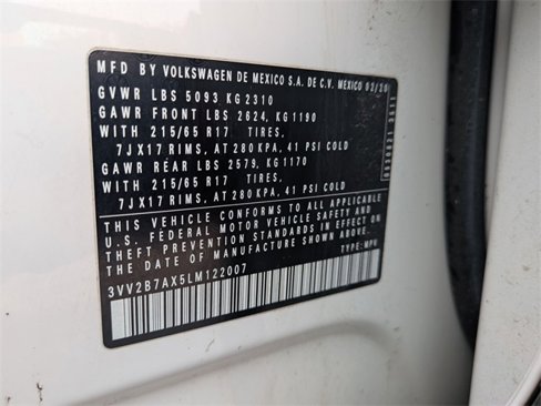 Used 2020 Volkswagen Tiguan SE image 32