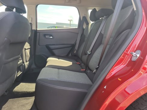 Used 2022 Nissan Rogue SV image 12